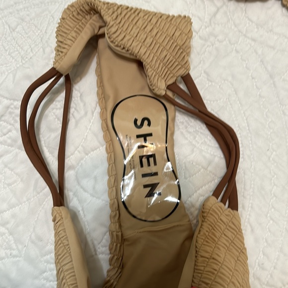 Bikini - Picture 4 of 6